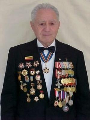 Обложка книги «Четыре года» — Ион Деген