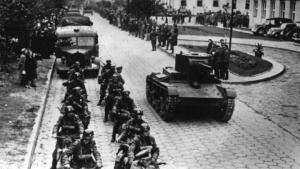 Обложка книги «Намедни. Наша эра- 1939» — Леонид Геннадьевич Парфёнов